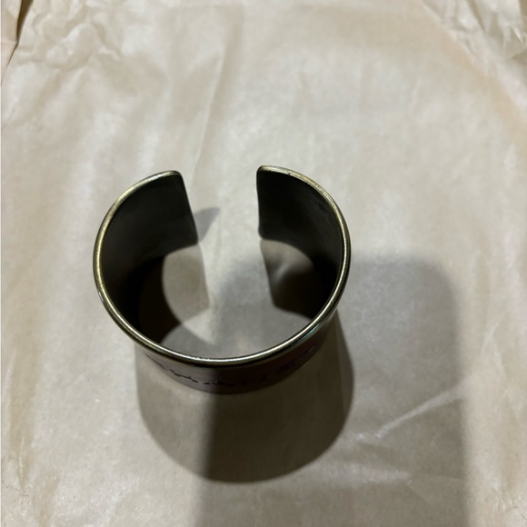 Chanel metal cuff bracelet with leather inlay, beautiful authentic - Picture 4 of 11